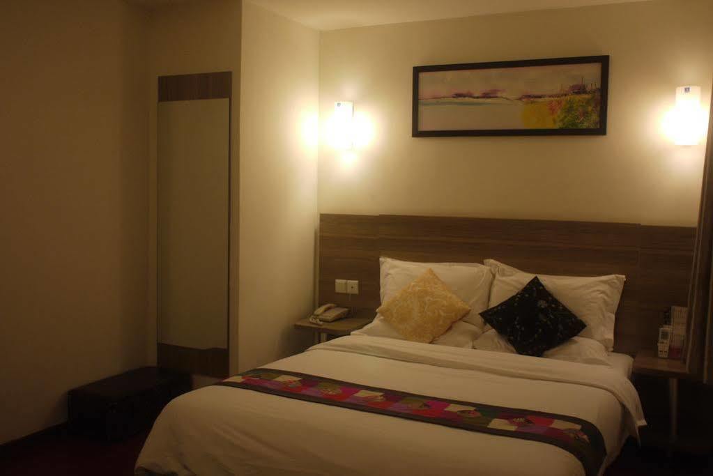 Revive House Hotel Guangzhou Shang Xia Jiu Extérieur photo