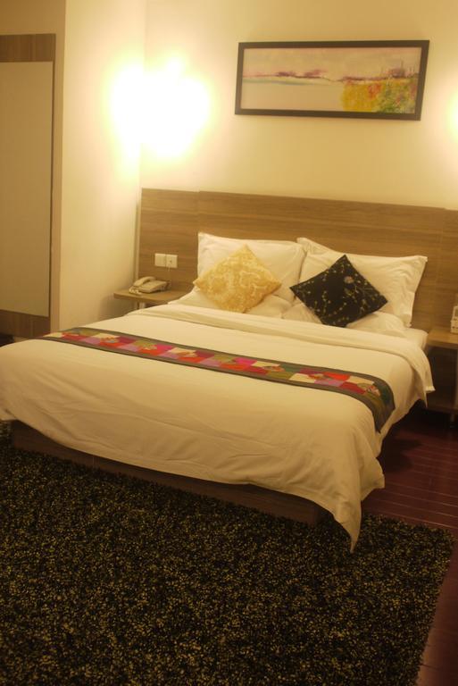 Revive House Hotel Guangzhou Shang Xia Jiu Chambre photo